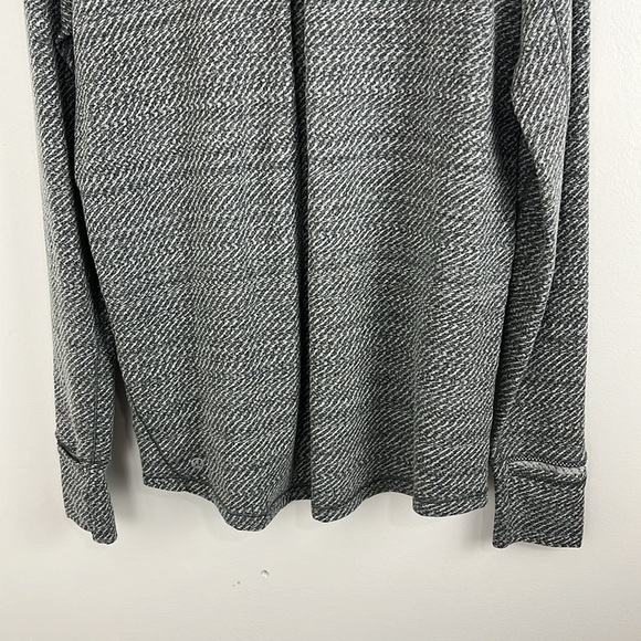 Lululemon Outrun Black and White Pullover - Picture 9 of 10